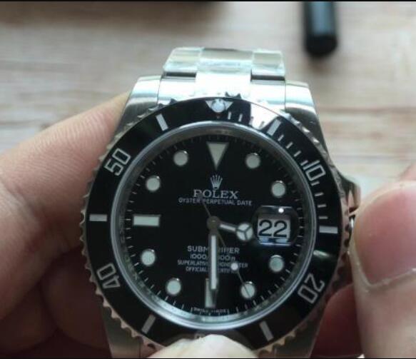 Hur Man Ställer In Tiden På En Rolex Kopior På Ett Säkert Sätt?